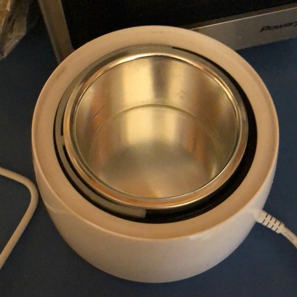 LeChic wax warmer hair removal